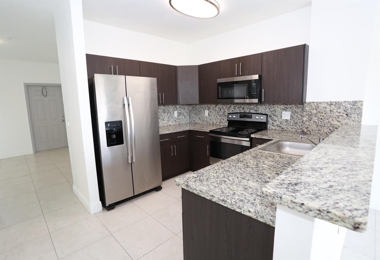 5901 Nw 182nd Ln #5901-303 - Photo 5 of 12