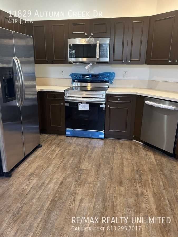 11829 Autumn Creek Dr - Photo 7 of 50