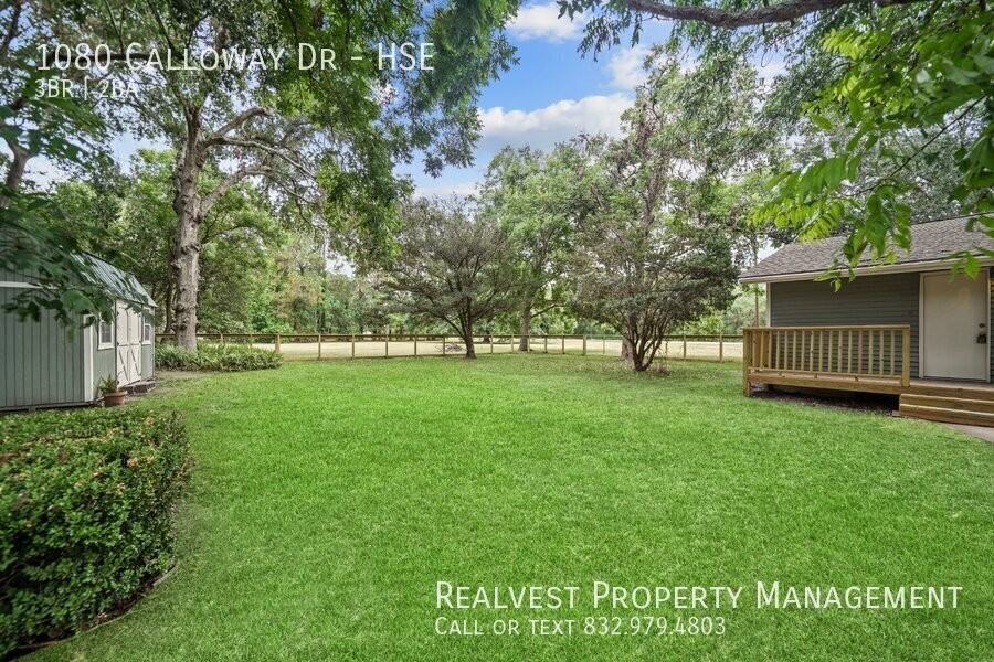 1080 Callaway Dr - Photo 4 of 19
