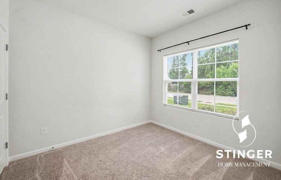 123 Chestnut St - Photo 4 of 39