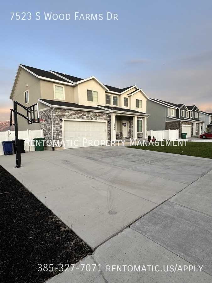 7523 S Wood Farms Dr - Photo 3 of 50