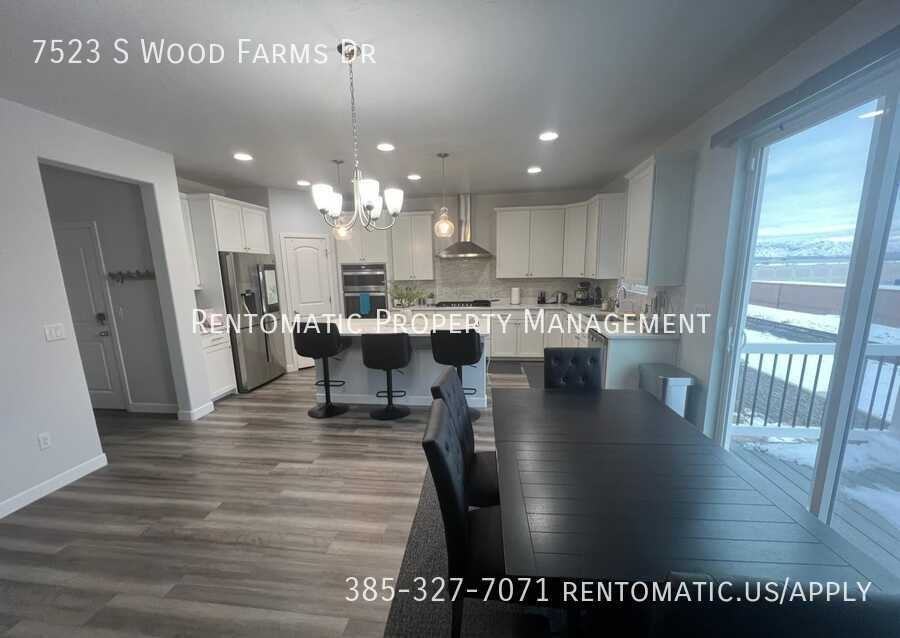 7523 S Wood Farms Dr - Photo 6 of 50