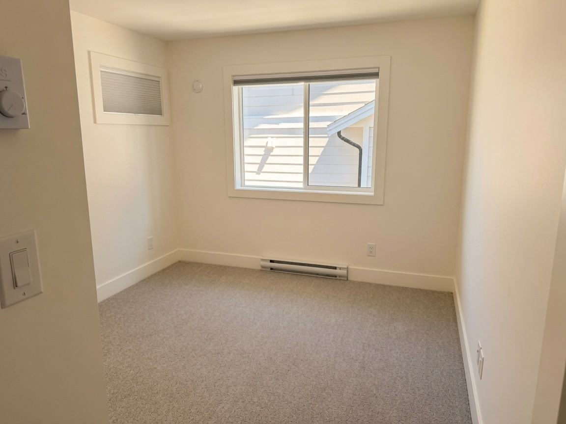 1240 Ashmore Terrace - Photo 4 of 9