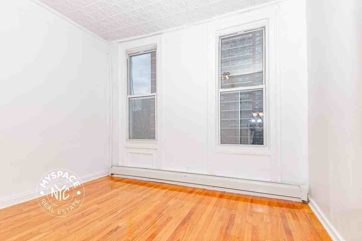 33 Montrose Ave #3L - Photo 4 of 8
