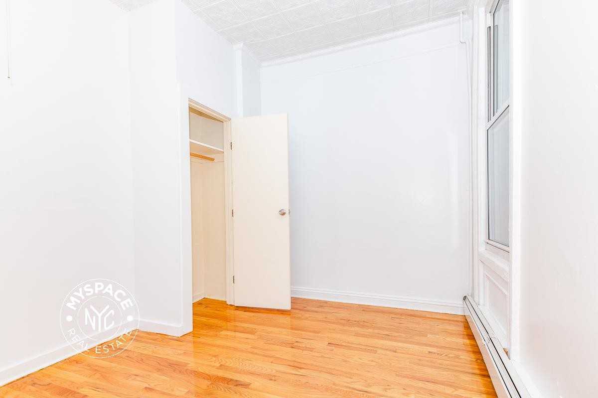 33 Montrose Ave #3L - Photo 5 of 8