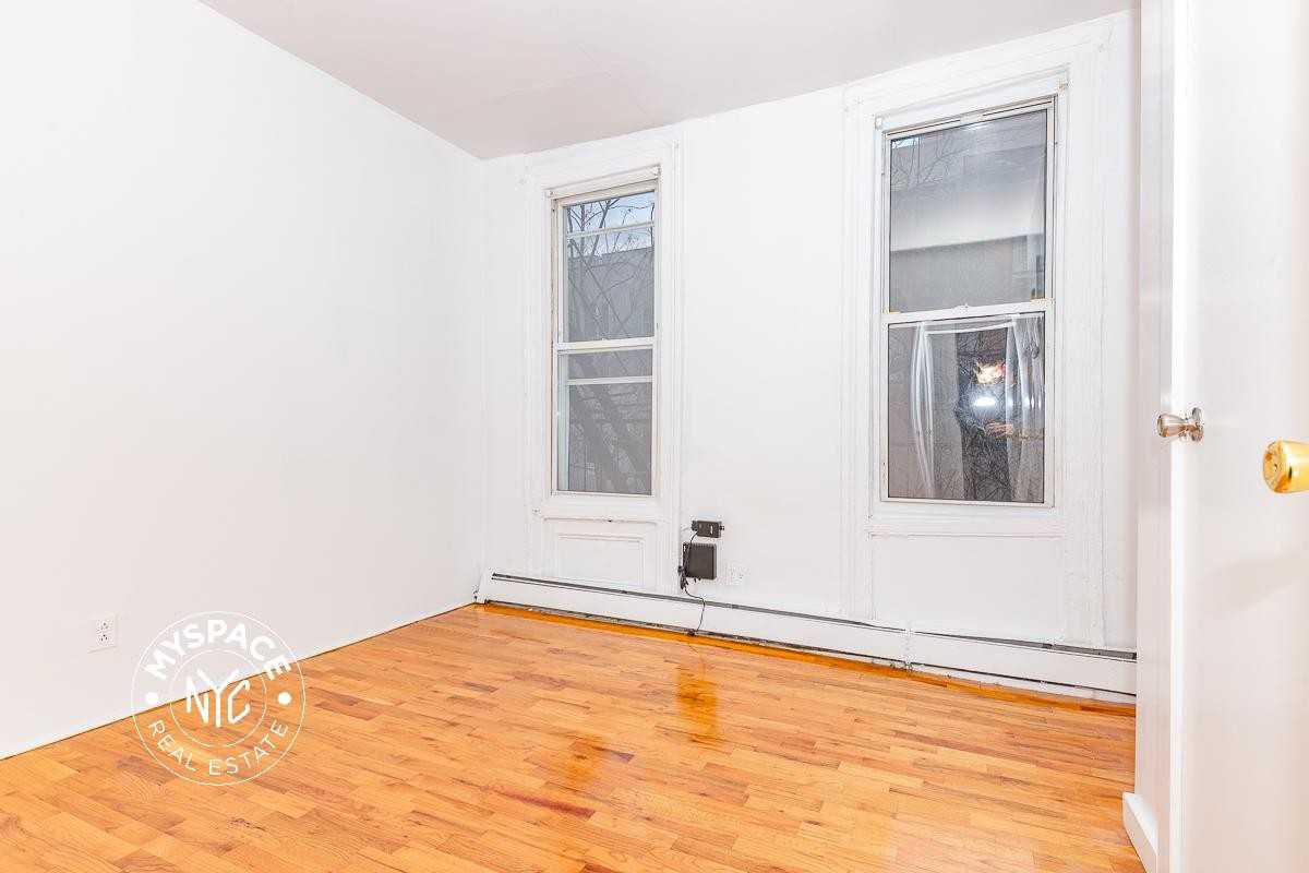 33 Montrose Ave #3L - Photo 6 of 8