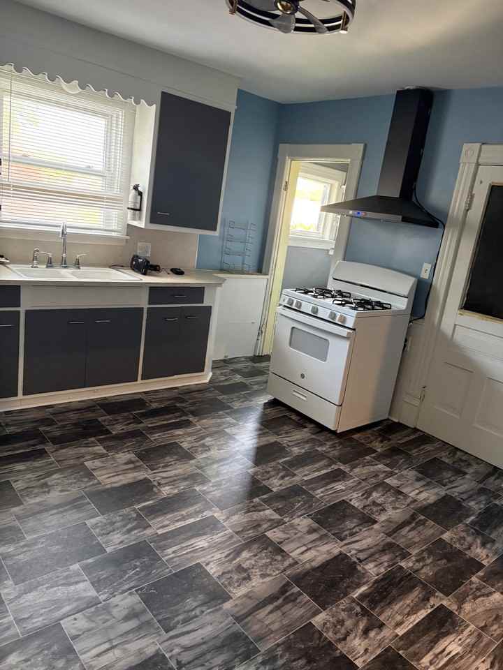 832 Mcreynolds Ave Nw #2 - Photo 6 of 6