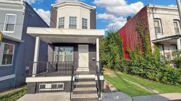 featured image of 265 S Hilton St