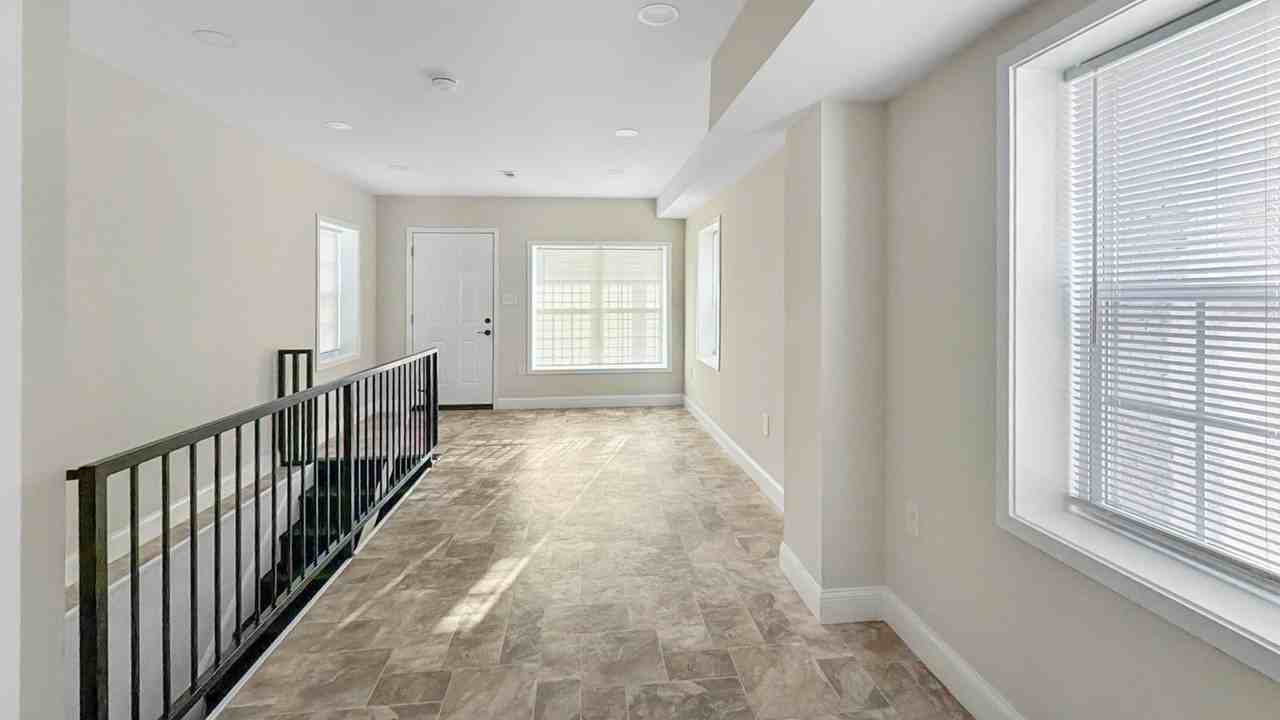 265 S Hilton St - Photo 6 of 24