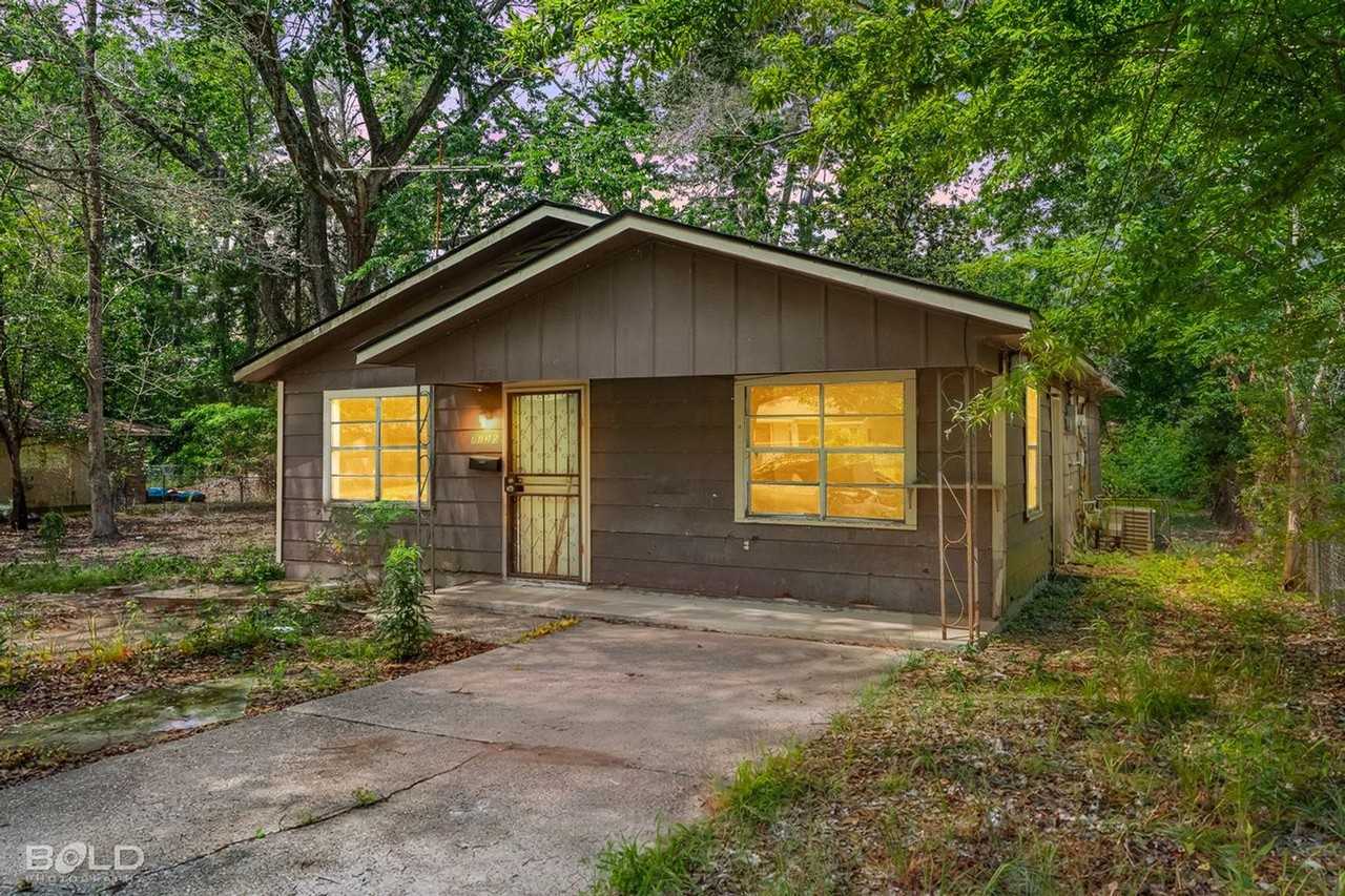 7120 Karen St - Photo 2 of 3
