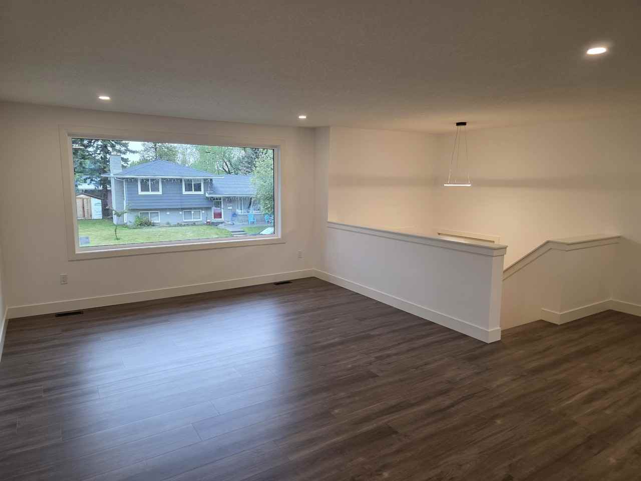 908 Canford Cres Sw - Photo 2 of 31