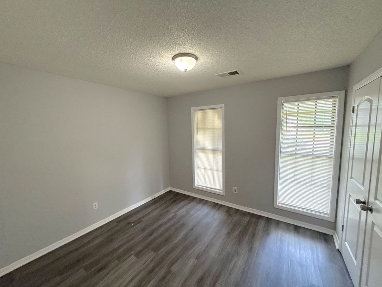 7400 Isherwood Rd - Photo 3 of 14