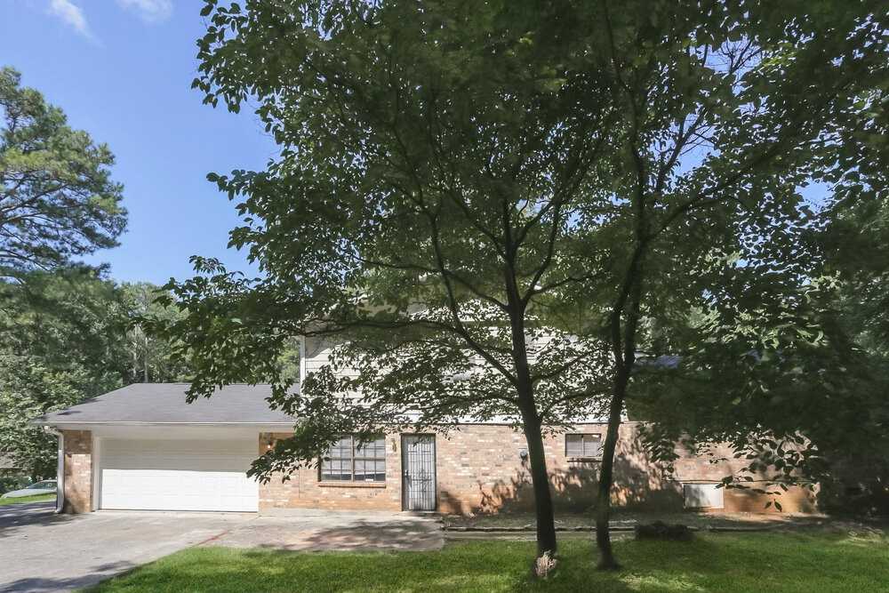 3212 Goldenchain Dr
