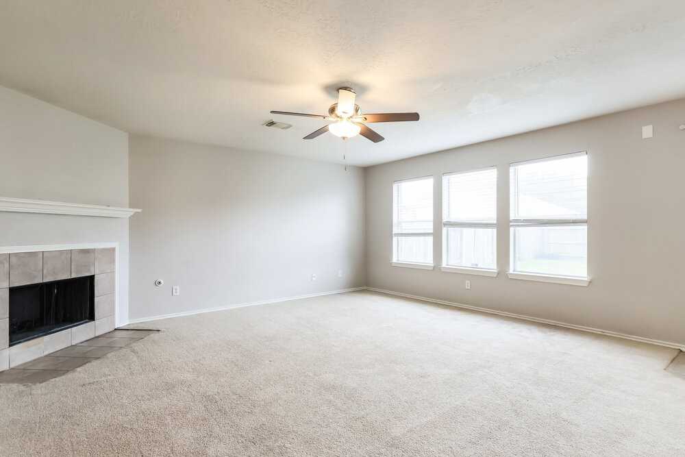 13030 Sandhill Park Ln - Photo 4 of 17