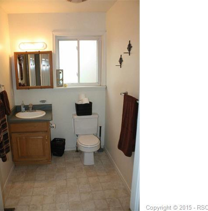 930 Baltic St - Photo 7 of 9