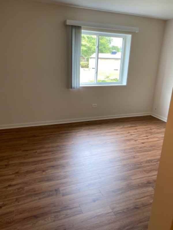 10S511 Echo Ln #4 - Photo 6 of 10