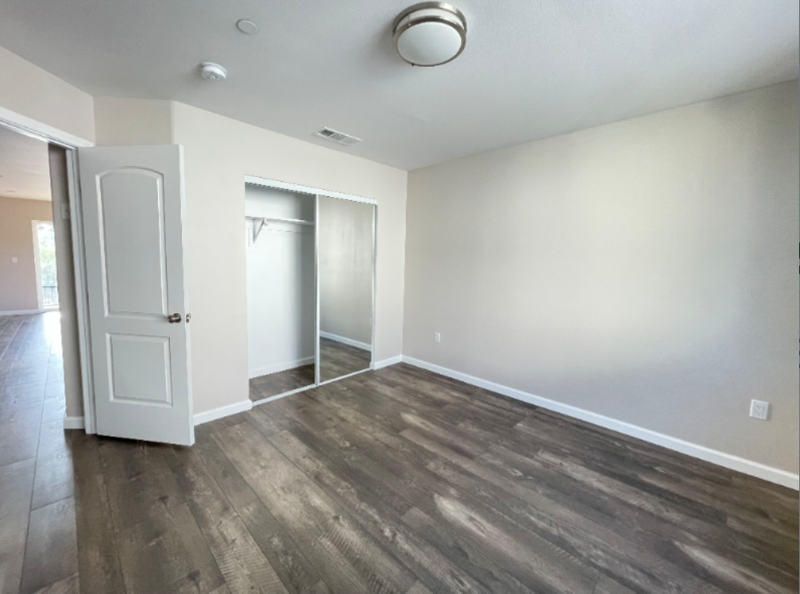 900 W Graham Ave #2 - Photo 7 of 17