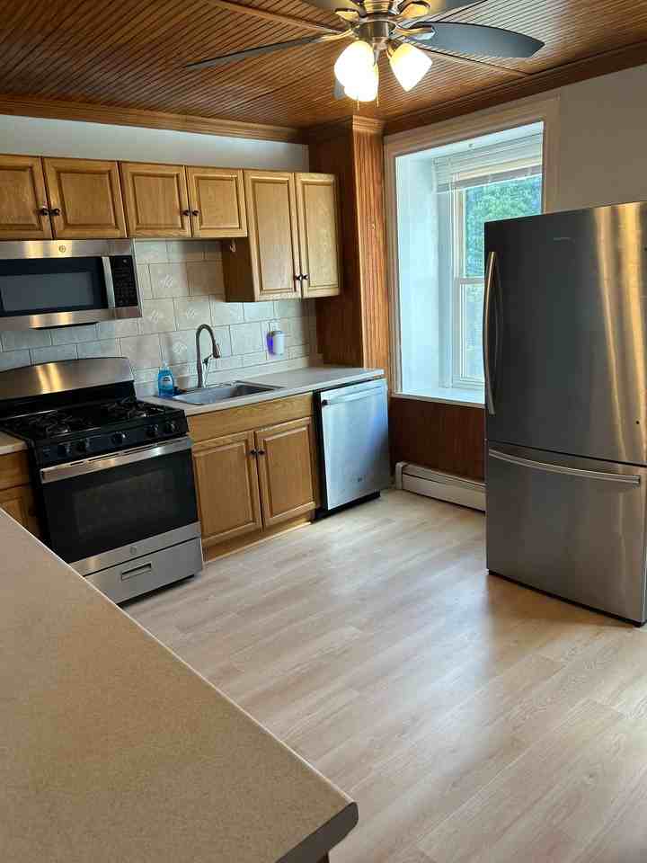 629 Summit St - Photo 4 of 18