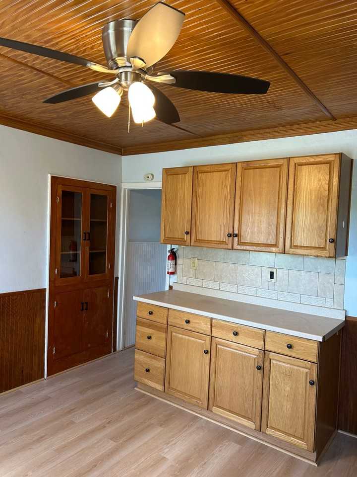 629 Summit St - Photo 5 of 18
