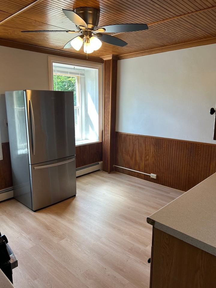 629 Summit St - Photo 6 of 18