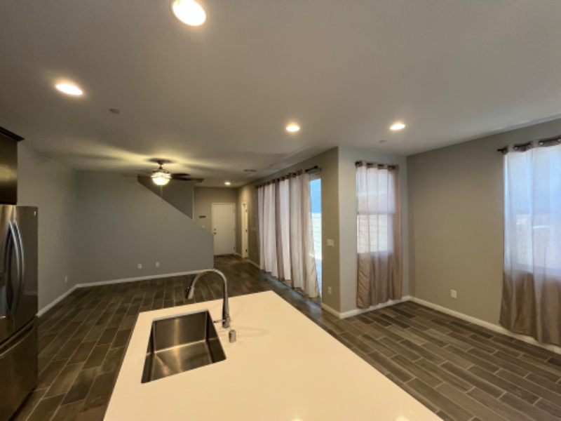 845 E Sunset Rd - Photo 4 of 37
