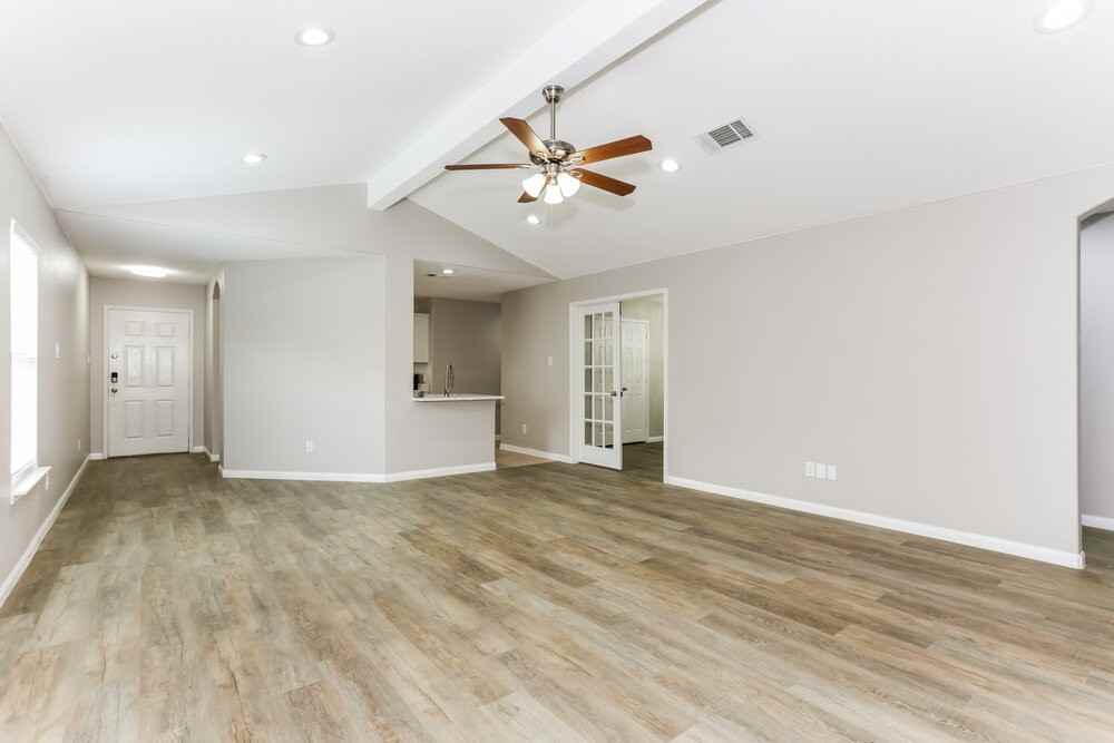 10041 Silent Hollow Dr - Photo 4 of 16