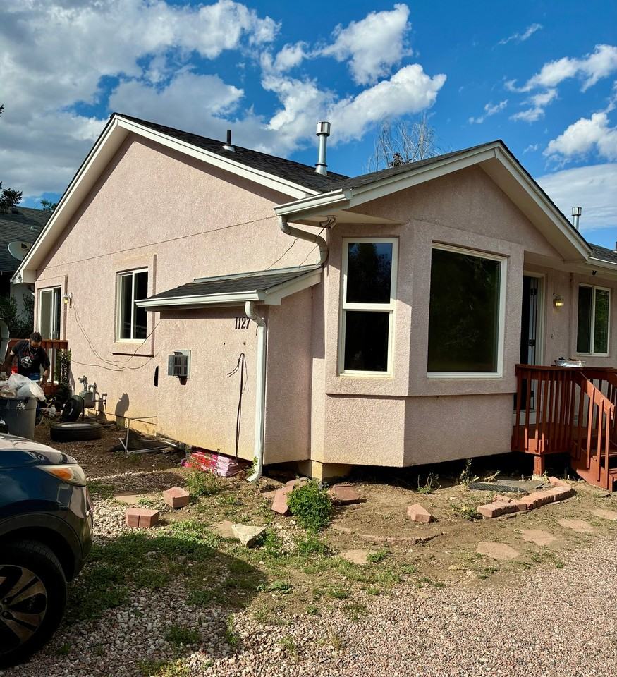 1127 Mcarthur Ave #A - Photo 3 of 20