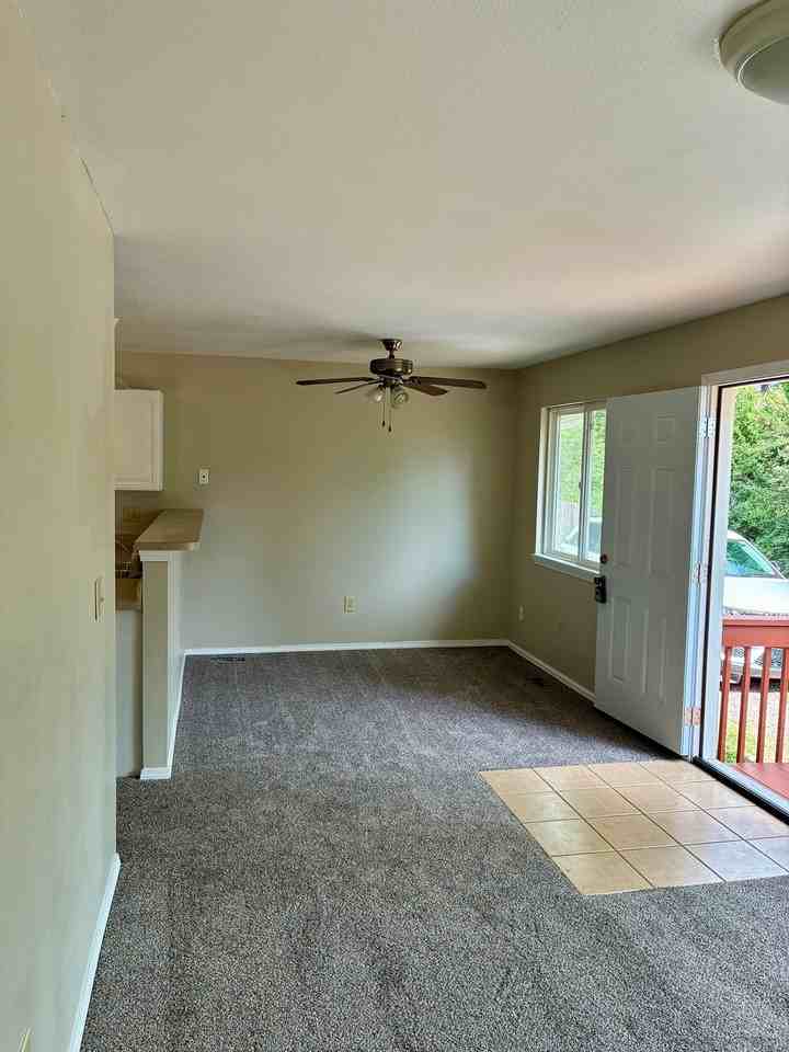 1127 Mcarthur Ave #A - Photo 6 of 20