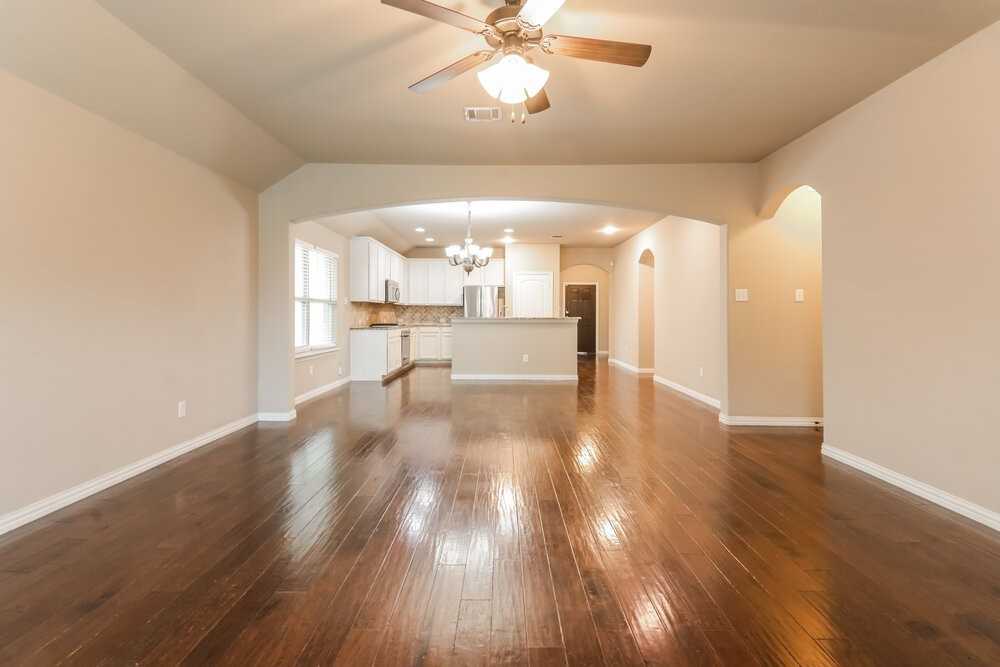 121 Pleasant Hill Ln - Photo 4 of 16