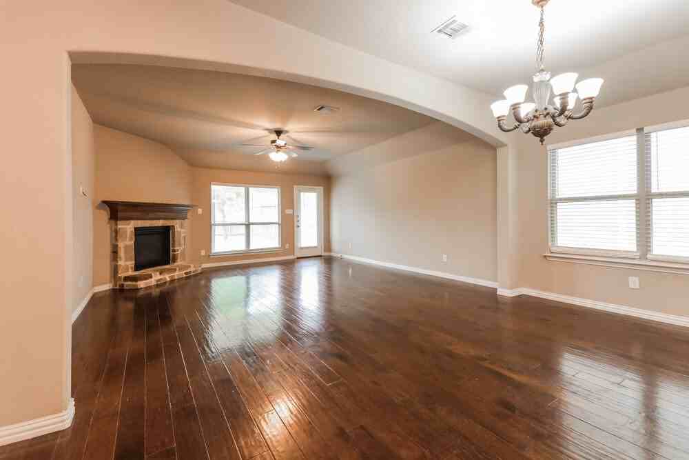 121 Pleasant Hill Ln - Photo 5 of 16