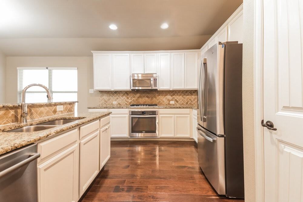 121 Pleasant Hill Ln - Photo 7 of 16