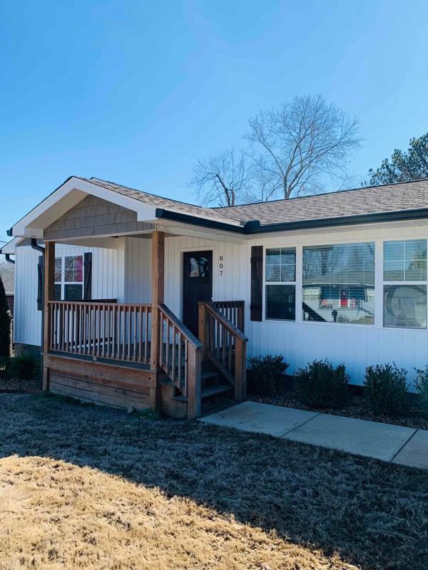 807 Forrest Rd - Photo 2 of 25