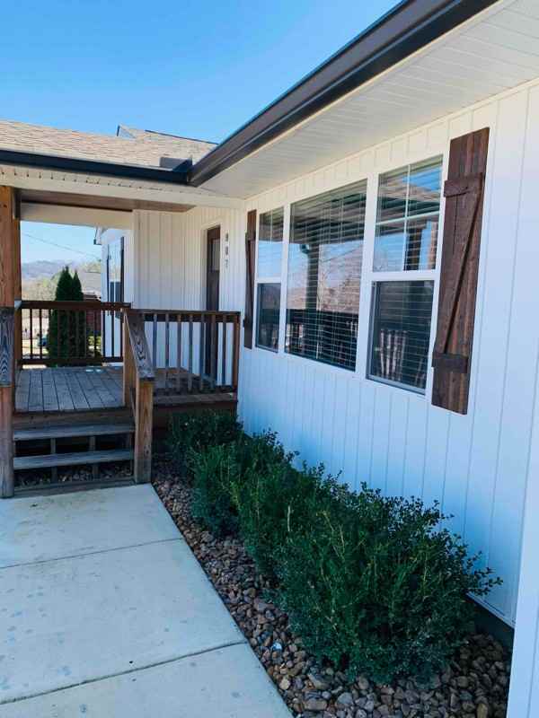 807 Forrest Rd - Photo 3 of 25