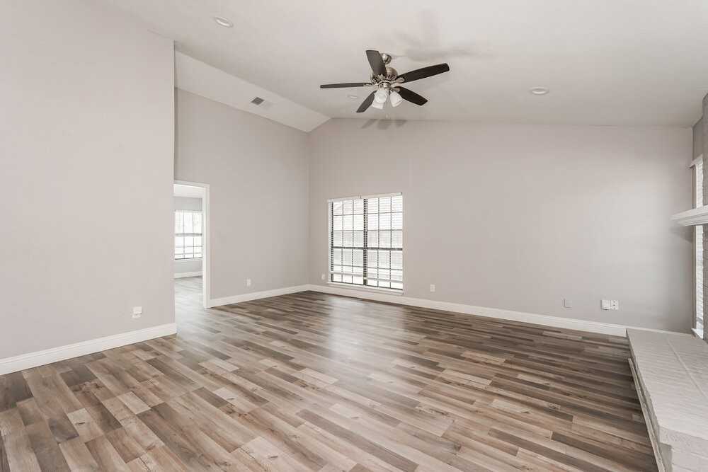 2303 Villanova St - Photo 5 of 19