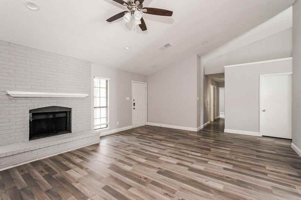 2303 Villanova St - Photo 6 of 19