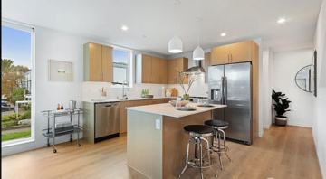 featured image of 2433 S Plum St