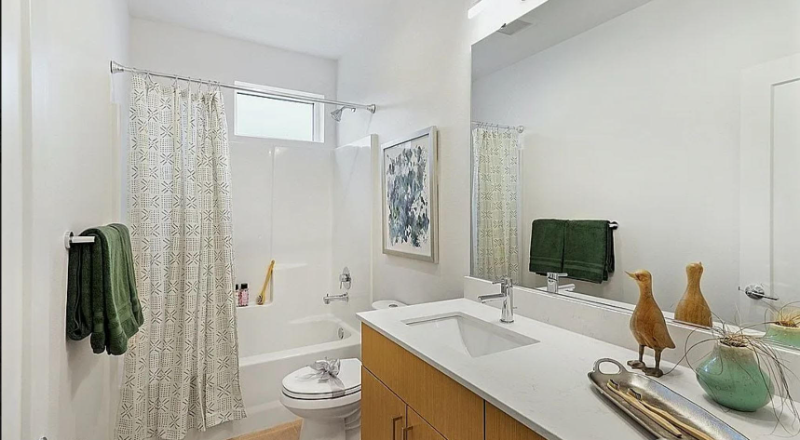 2433 S Plum St - Photo 2 of 8