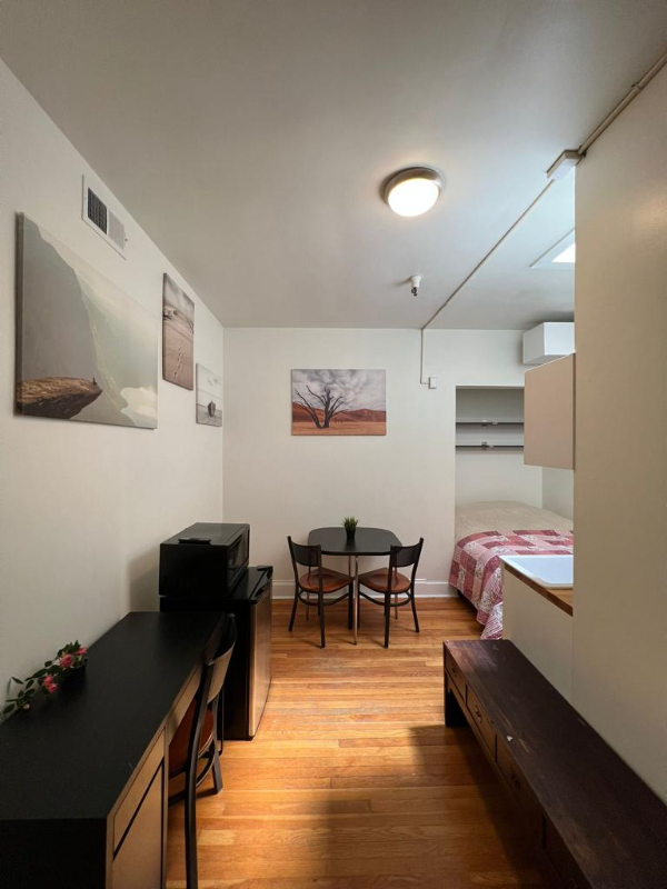 118 W Main St - Photo 4 of 11