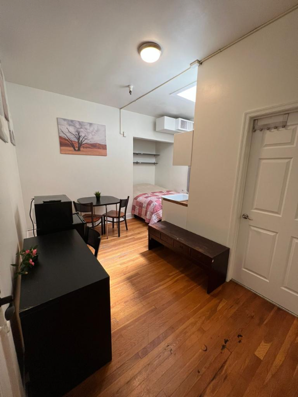 118 W Main St - Photo 6 of 11