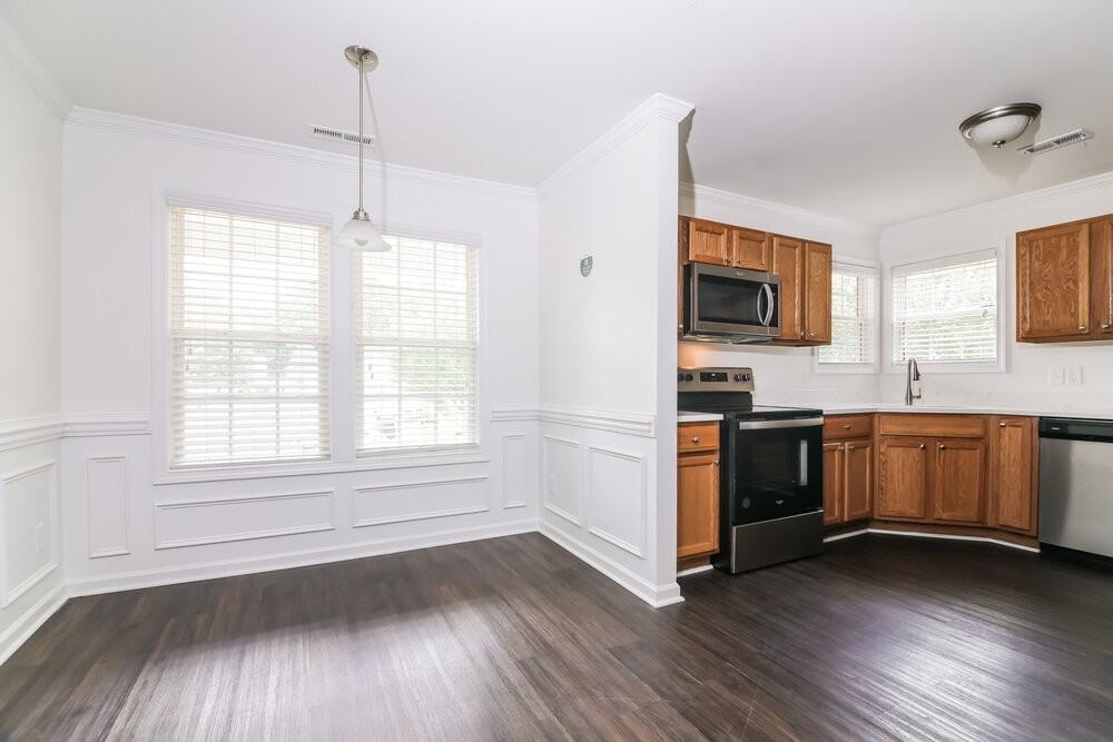 3600 Saguaro Ct - Photo 6 of 17