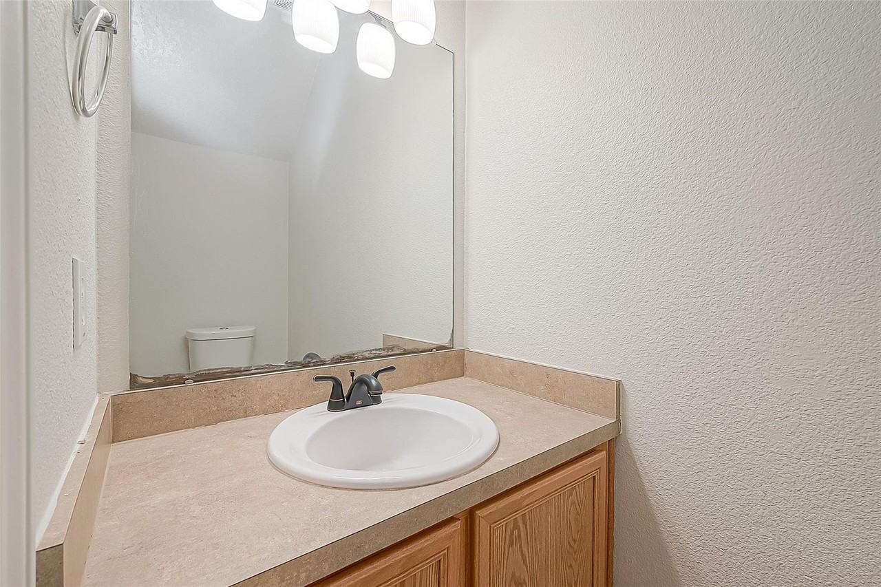 23814 Single Oak St - Photo 2 of 7