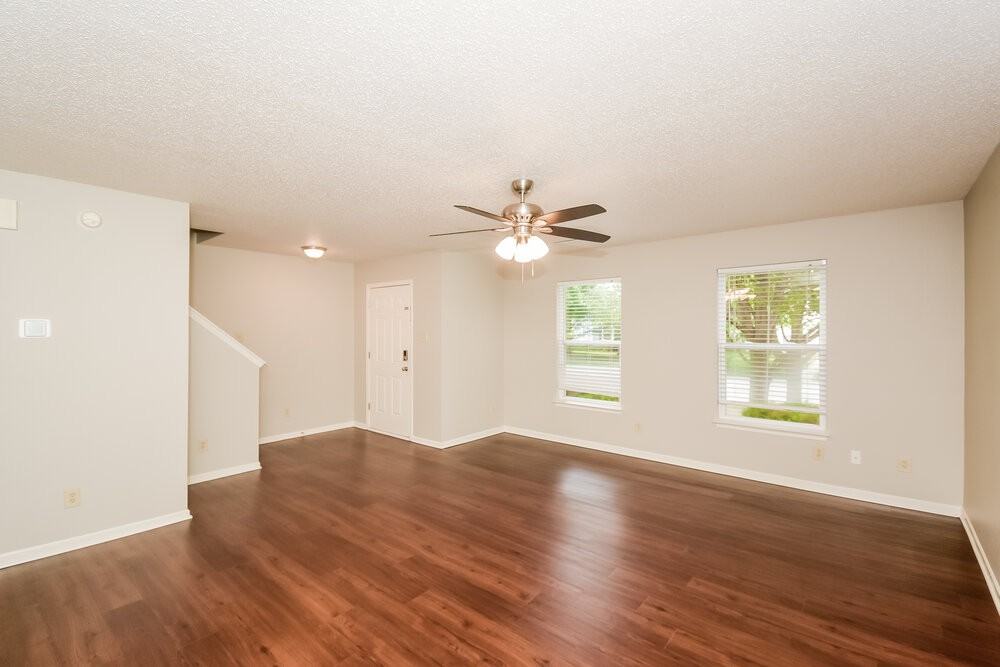 941 Ravine Dr - Photo 5 of 17