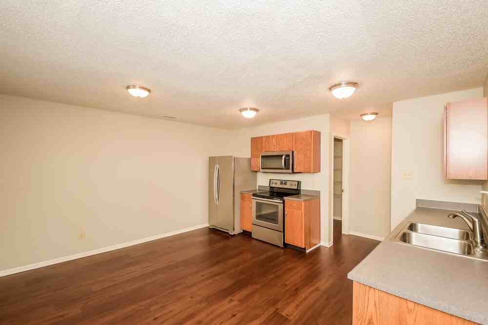 941 Ravine Dr - Photo 6 of 17