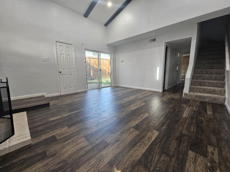 2102 Via Corona - Photo 3 of 18