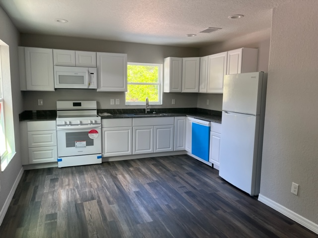 13057 Sw 107th St - Photo 2 of 15