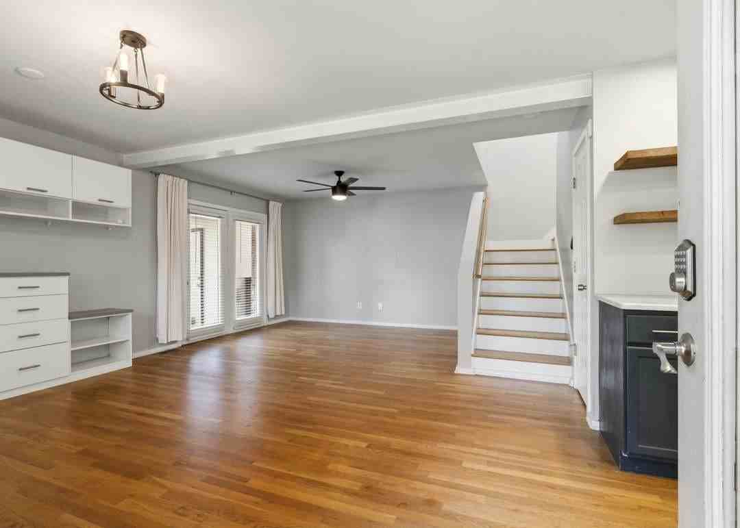 940 Gale Ln #129 - Photo 4 of 25