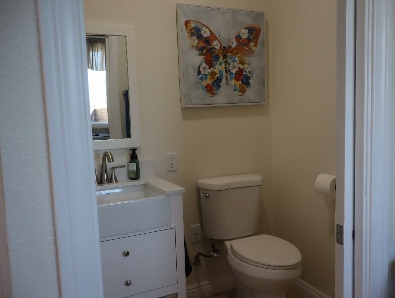 4752 Amberwood Ave #B - Photo 3 of 21