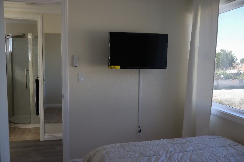 4752 Amberwood Ave #B - Photo 7 of 21