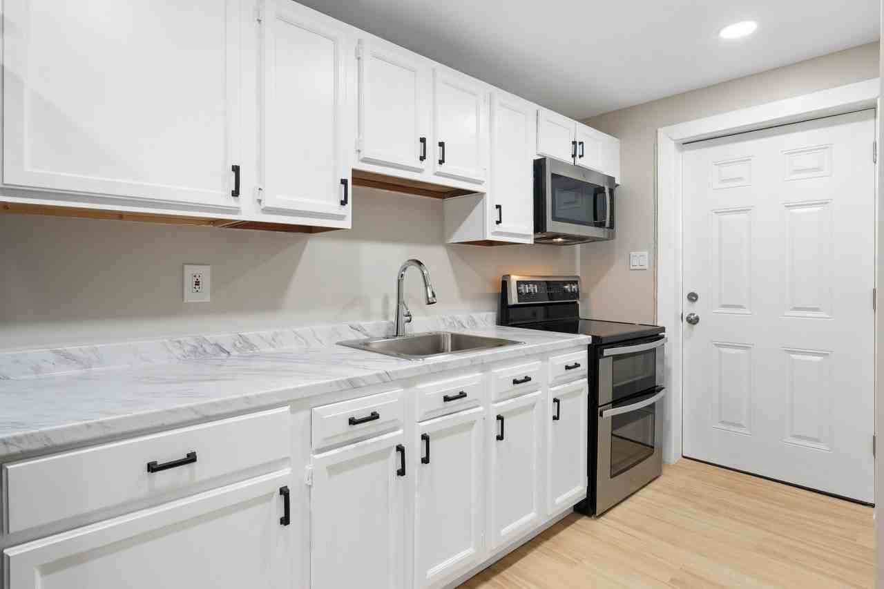 548 Ridge Ave #3 - Photo 5 of 12