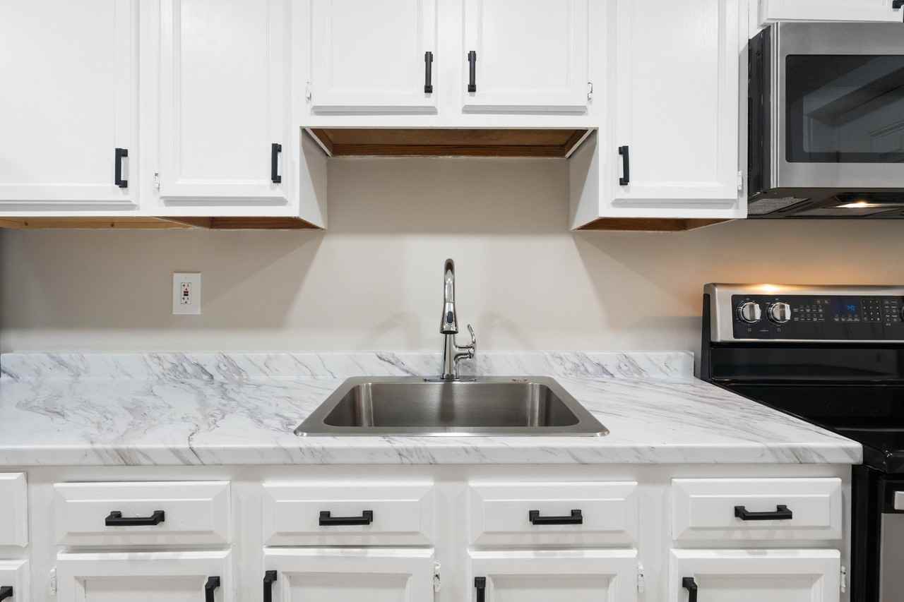 548 Ridge Ave #3 - Photo 6 of 12